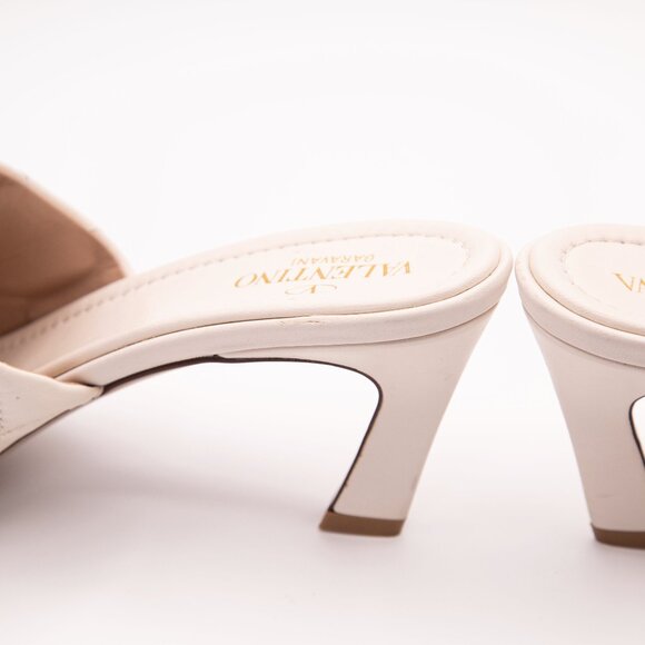 VALENTINO GARAVANI Ivory Nappa Quilted Roman Stud 65mm Leather Slide Sandals EU - Picture 13 of 15